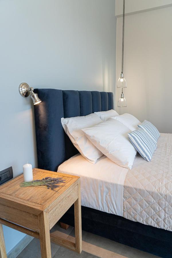 Villa Shades Of Blue Trapezaki  Eksteriør billede